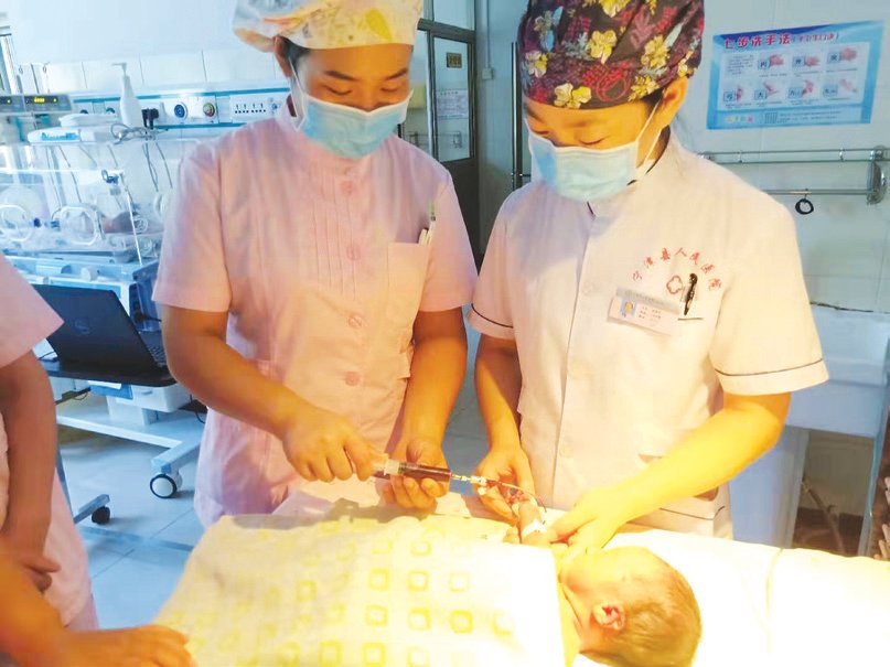 玛沁县妇婴监护型护送
